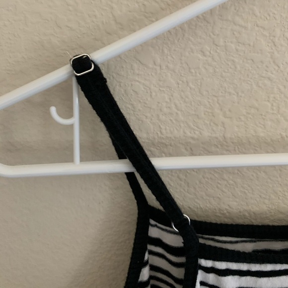 Striped Romper w/ adjustable spaghetti straps - Picture 4 of 4